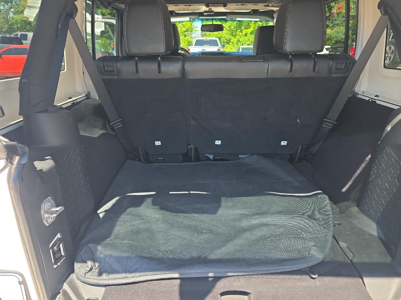 Jeep Wrangler 4WD 4dr Unlimited Sahara 2017
