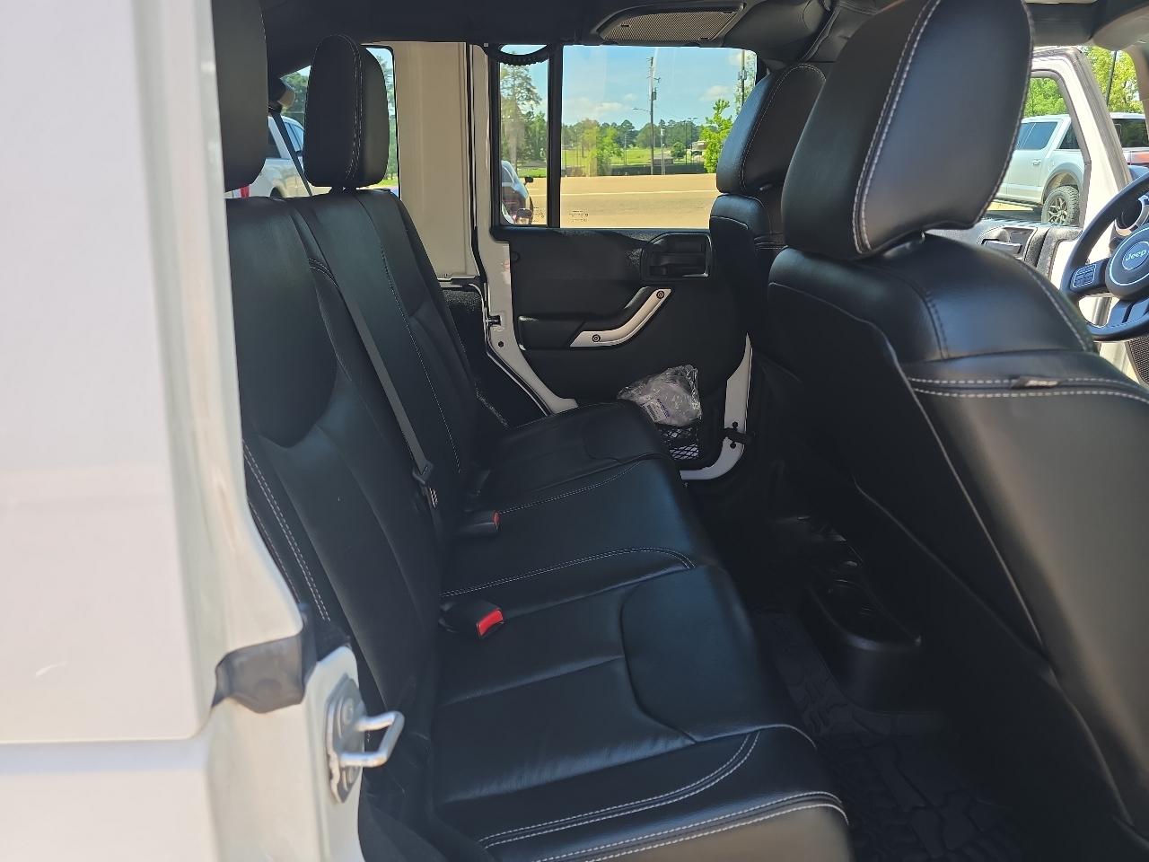 Jeep Wrangler 4WD 4dr Unlimited Sahara 2017
