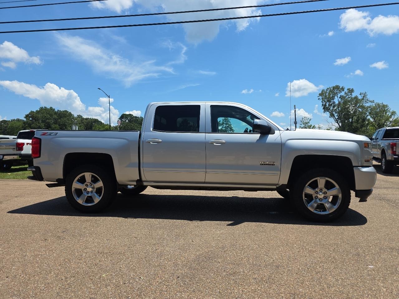Chevrolet Silverado 1500 LTZ Z71 Crew Cab 4WD SWB 2018