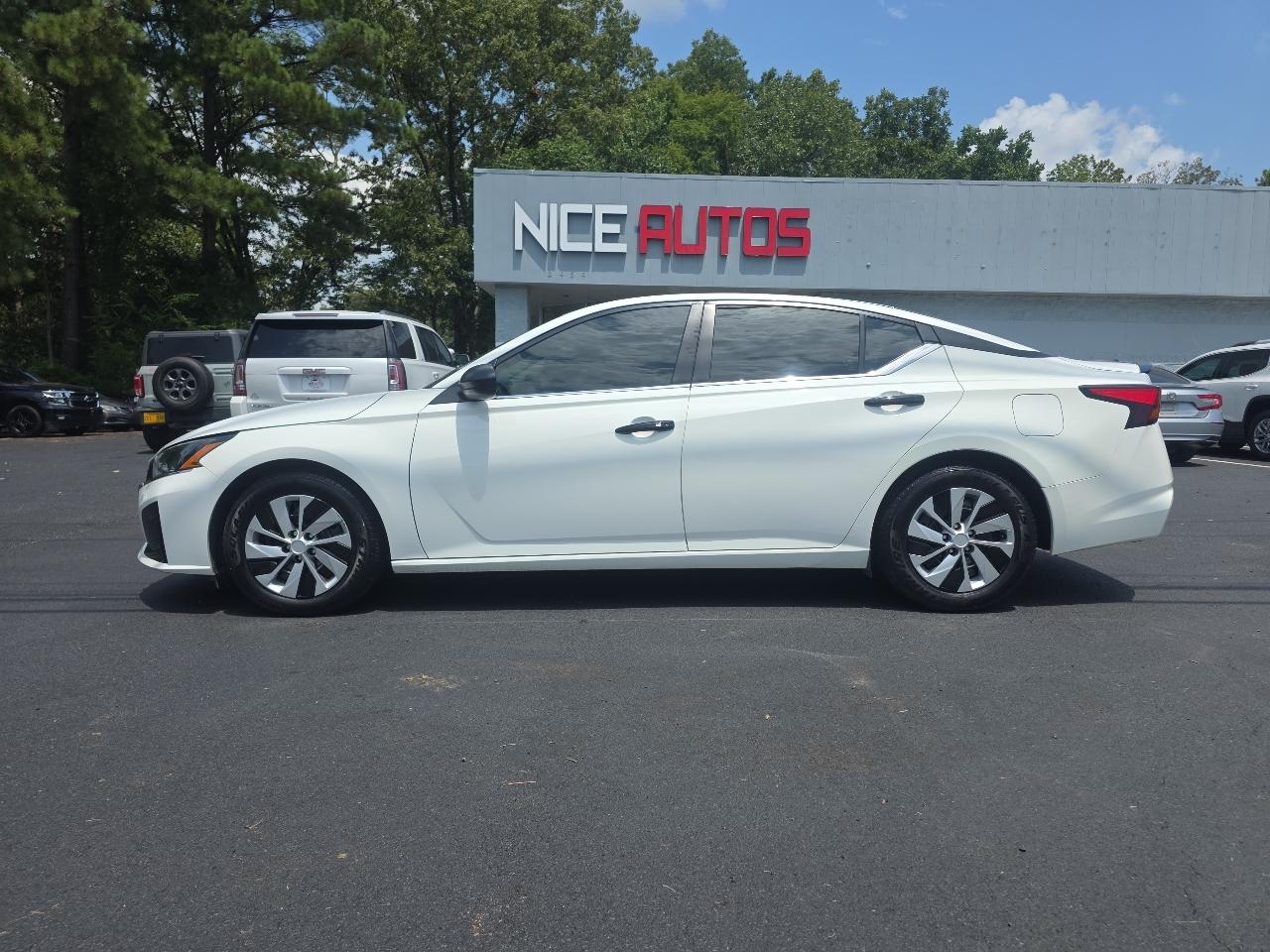 Nissan Altima  2024