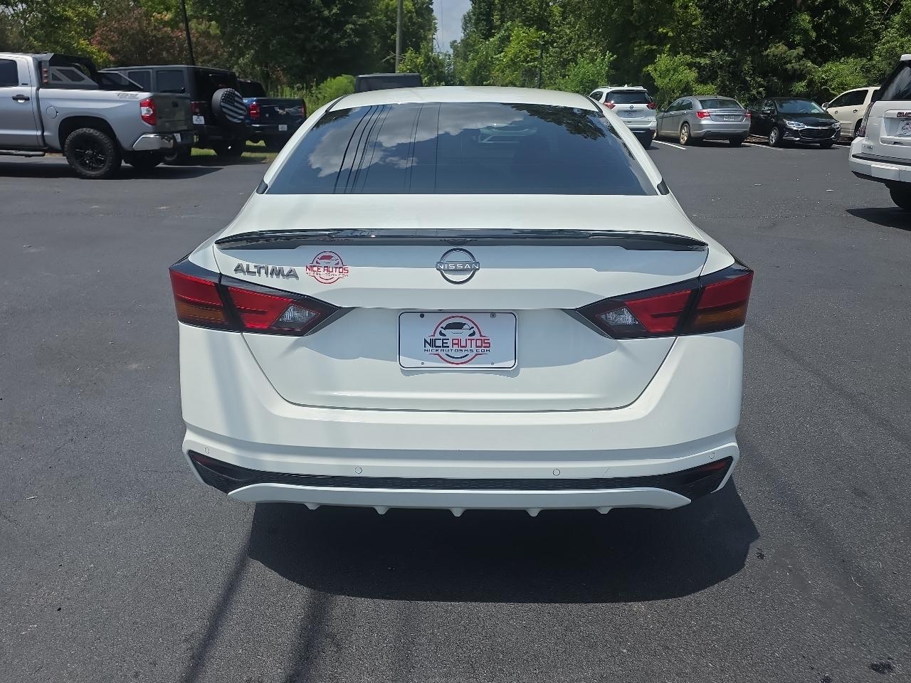 Nissan Altima  2024