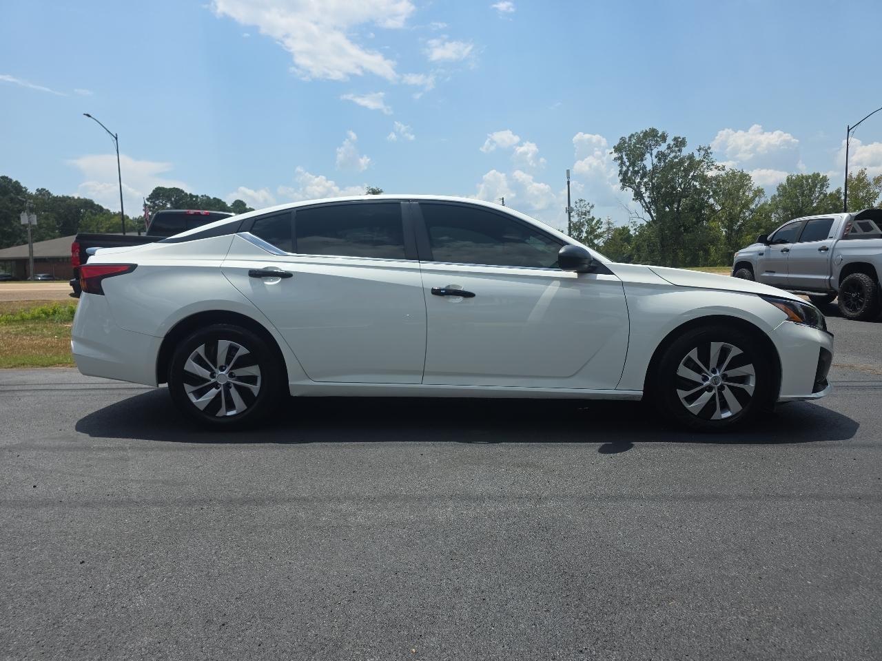Nissan Altima  2024