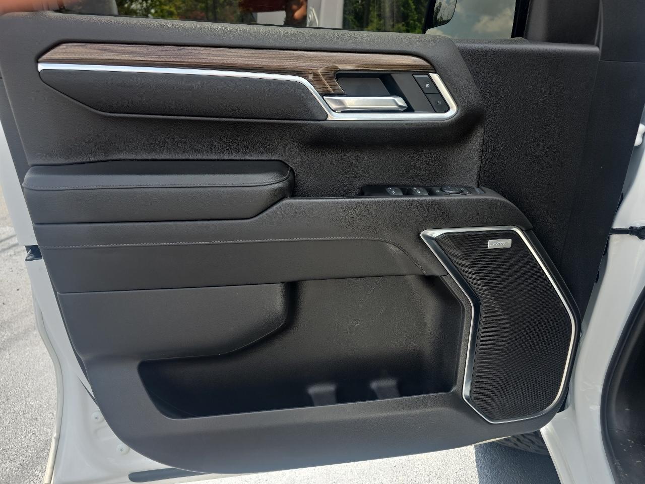 Chevrolet Silverado 1500 RST Crew Cab 4WD SWB 2022