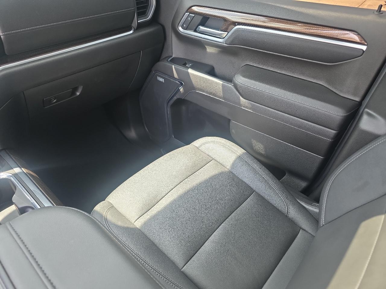 Chevrolet Silverado 1500 RST Crew Cab 4WD SWB 2022