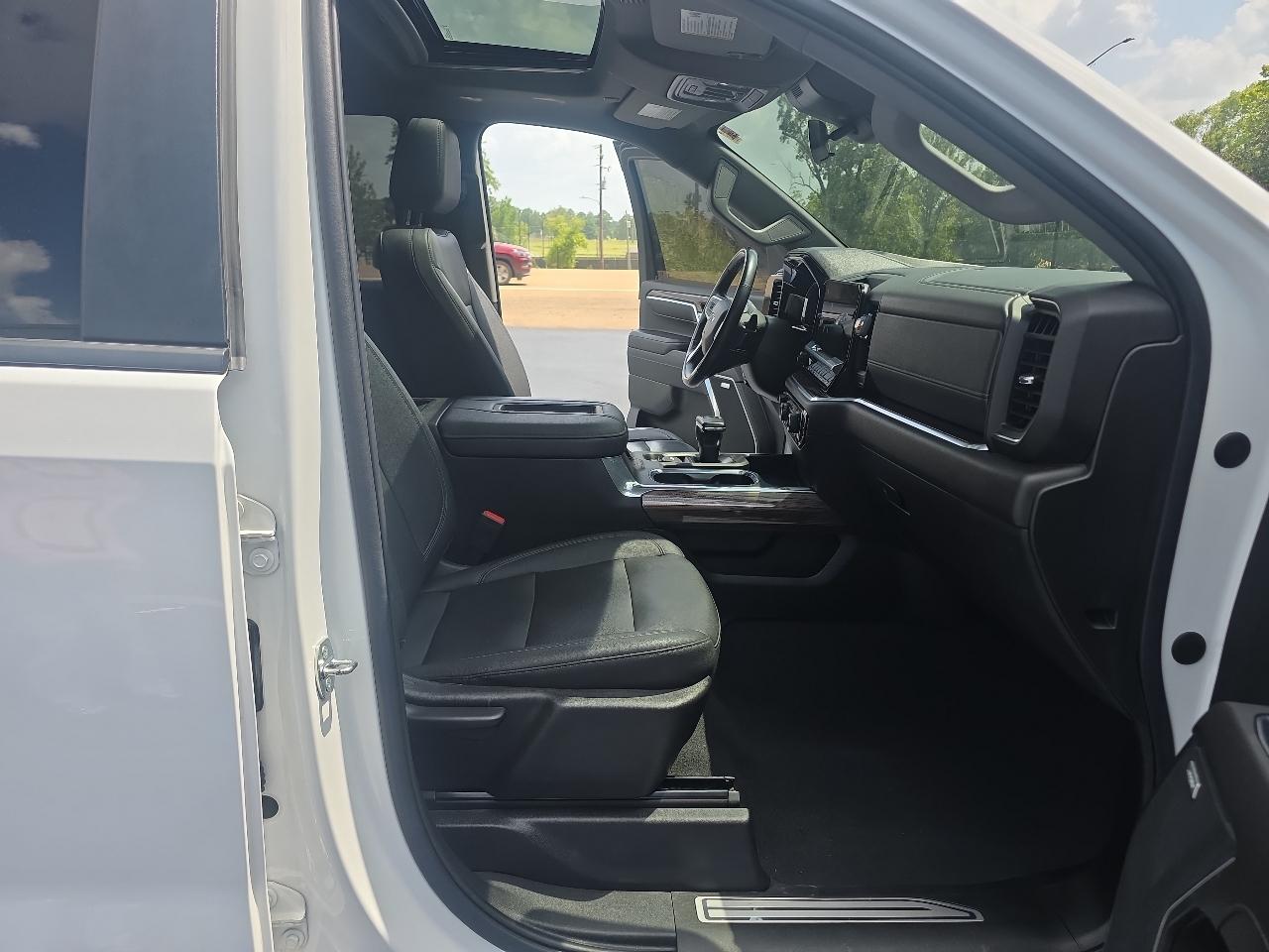 Chevrolet Silverado 1500 RST Crew Cab 4WD SWB 2022