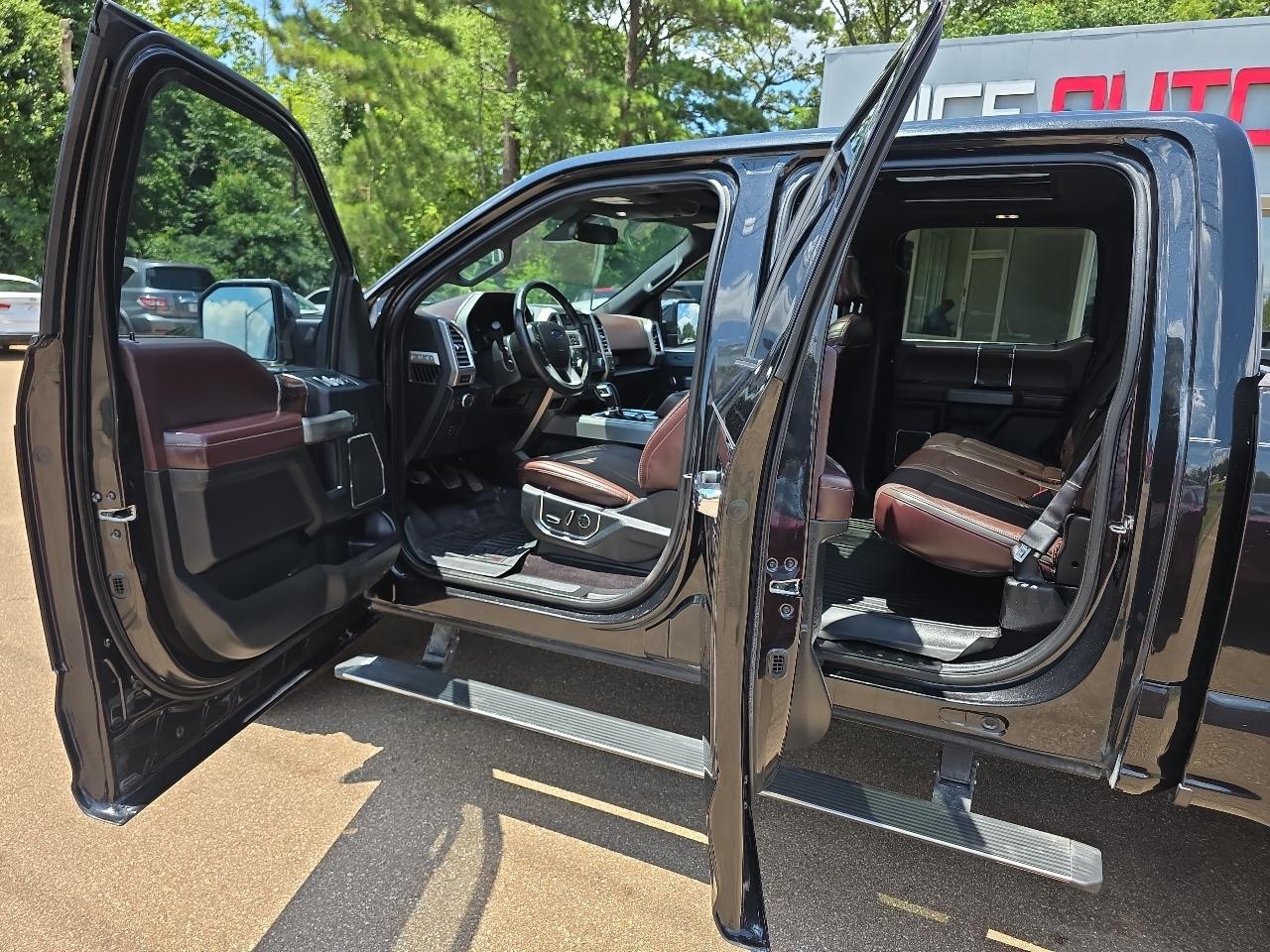 Ford F-150 4WD SuperCrew 145" Platinum 2015