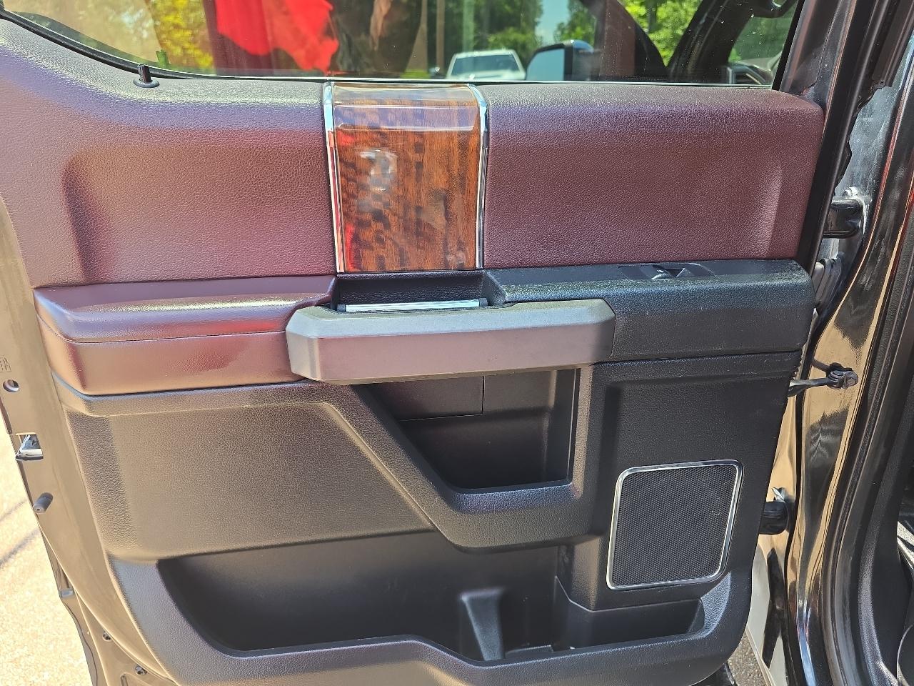 Ford F-150 4WD SuperCrew 145" Platinum 2015