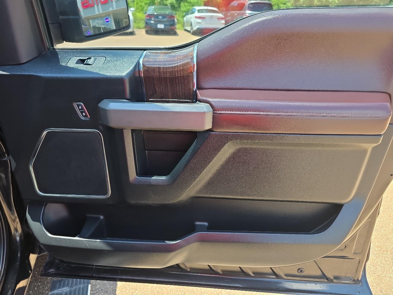 Ford F-150 4WD SuperCrew 145" Platinum 2015
