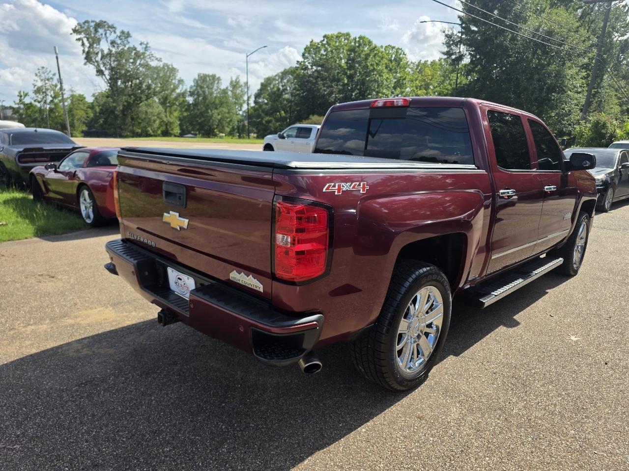 Chevrolet Silverado 1500 4WD Crew Cab 143.5" High Country 2015