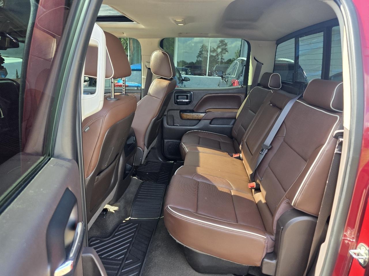 Chevrolet Silverado 1500 4WD Crew Cab 143.5" High Country 2015
