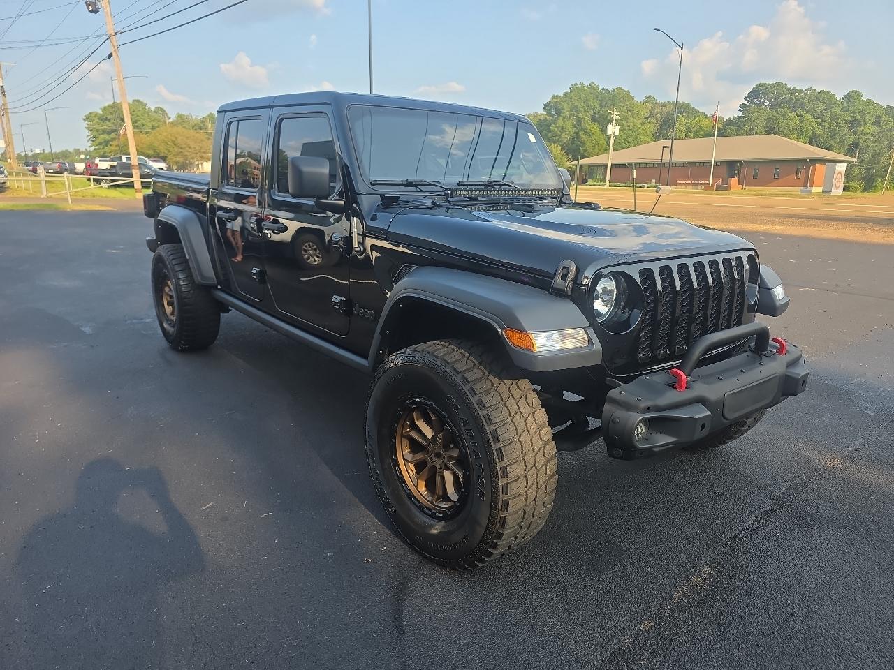 Jeep Gladiator Sport Crew Cab 4WD 2023