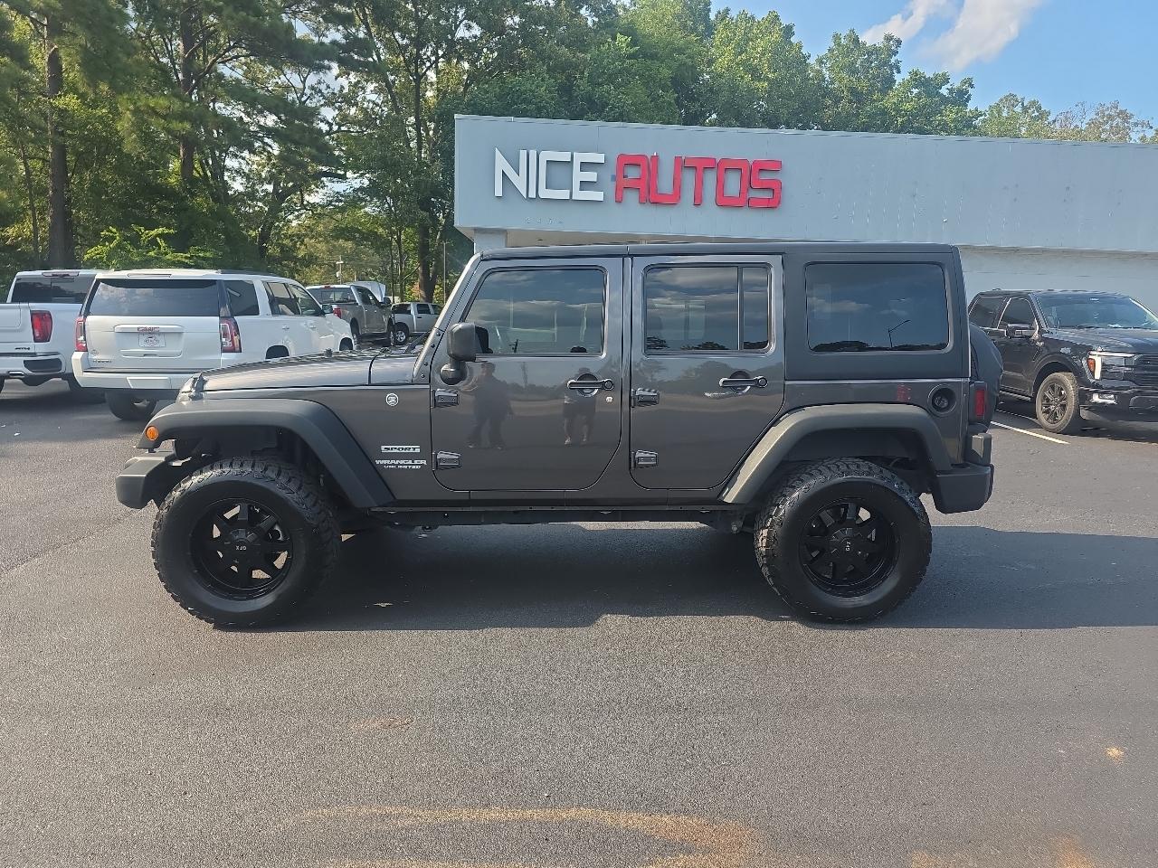 Jeep Wrangler Unlimited Sport 4D SUV 4WD 2017