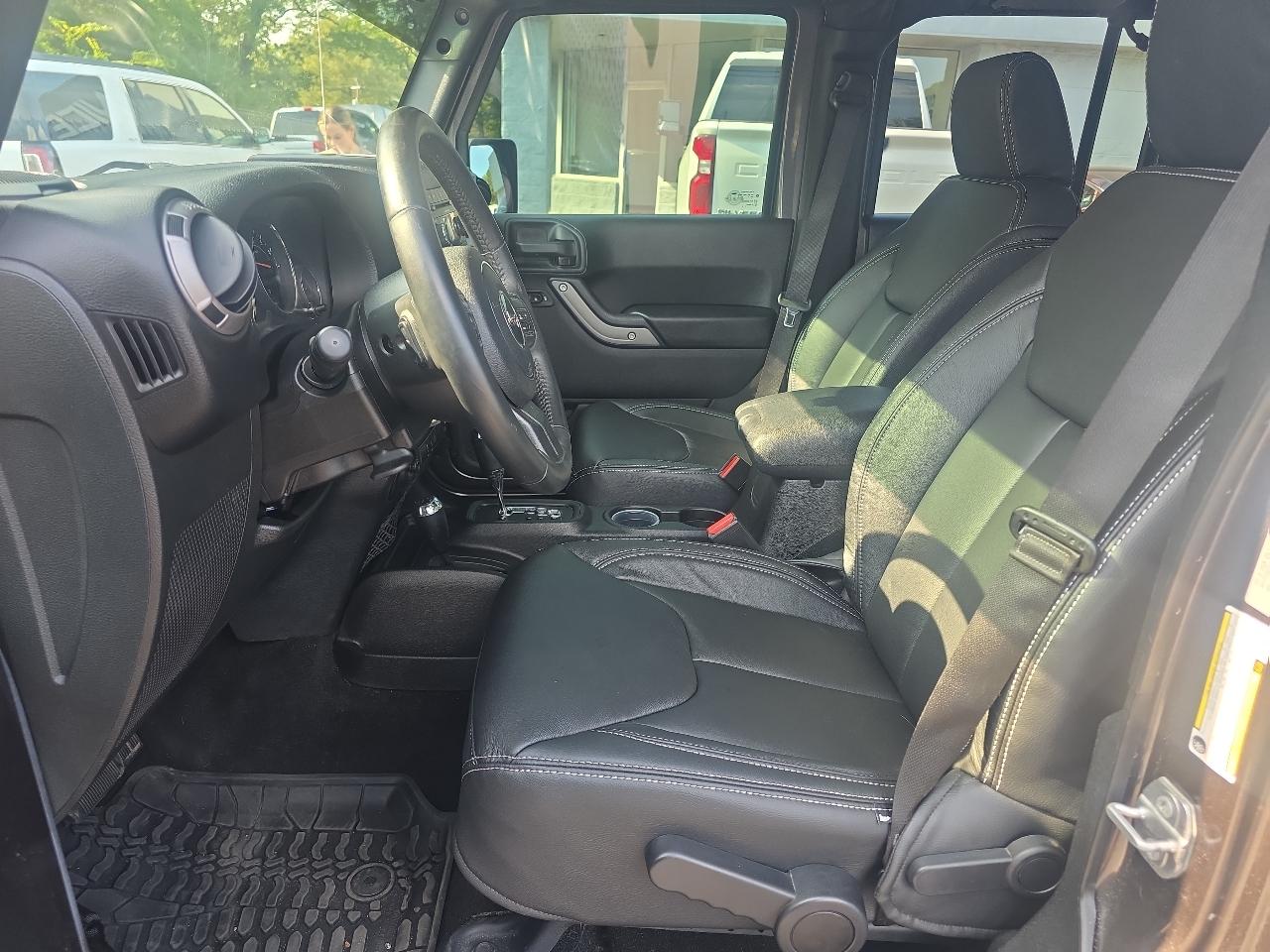Jeep Wrangler Unlimited Sport 4D SUV 4WD 2017