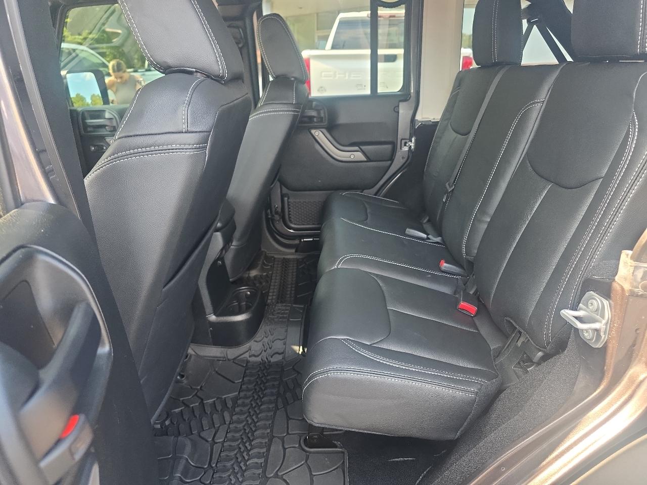 Jeep Wrangler Unlimited Sport 4D SUV 4WD 2017