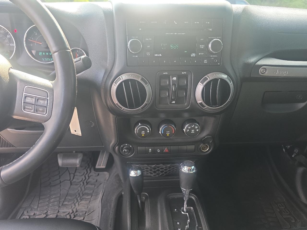 Jeep Wrangler Unlimited Sport 4D SUV 4WD 2017