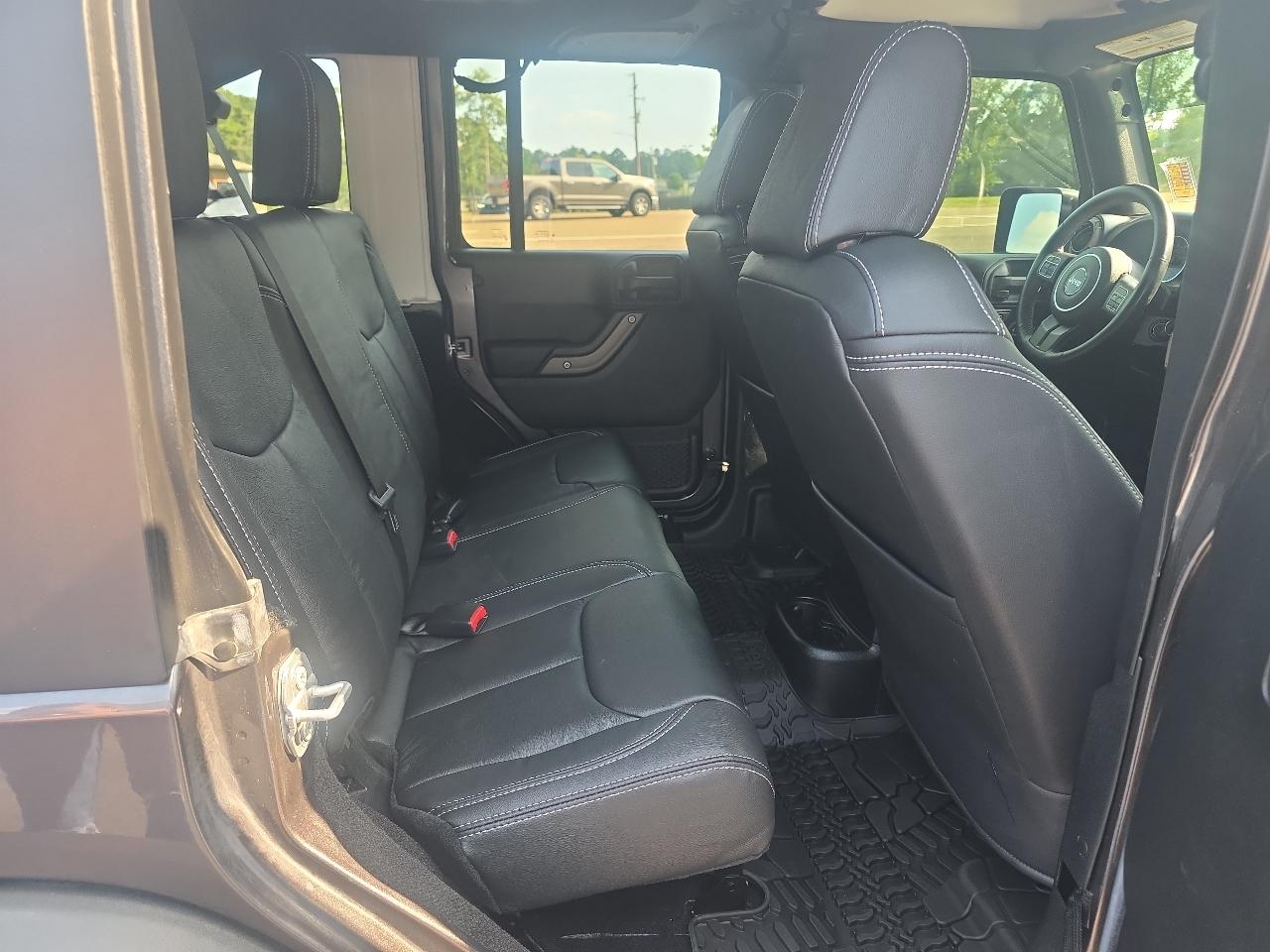 Jeep Wrangler Unlimited Sport 4D SUV 4WD 2017