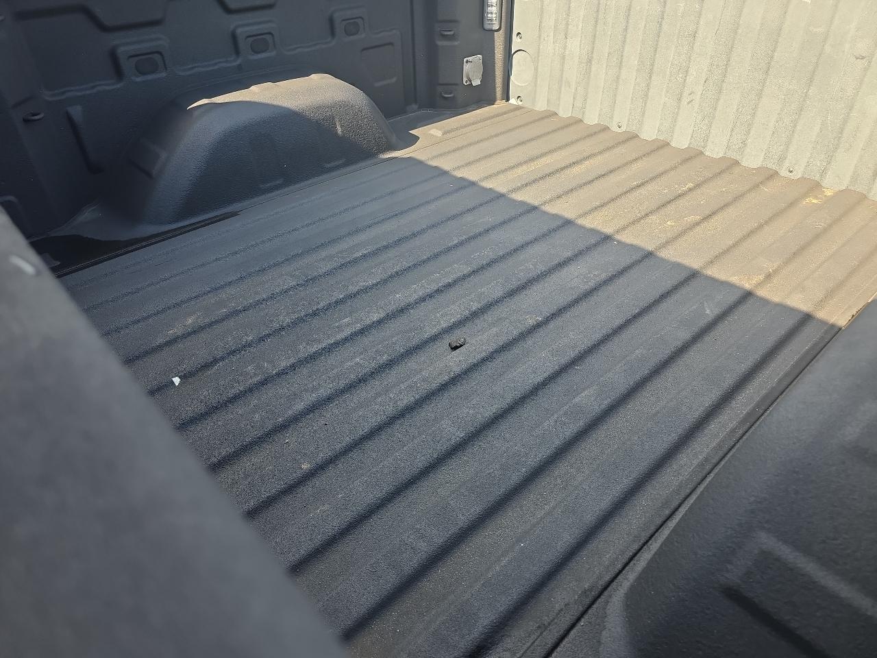 Chevrolet Silverado 1500 RST Crew Cab 4WD SWB 2021