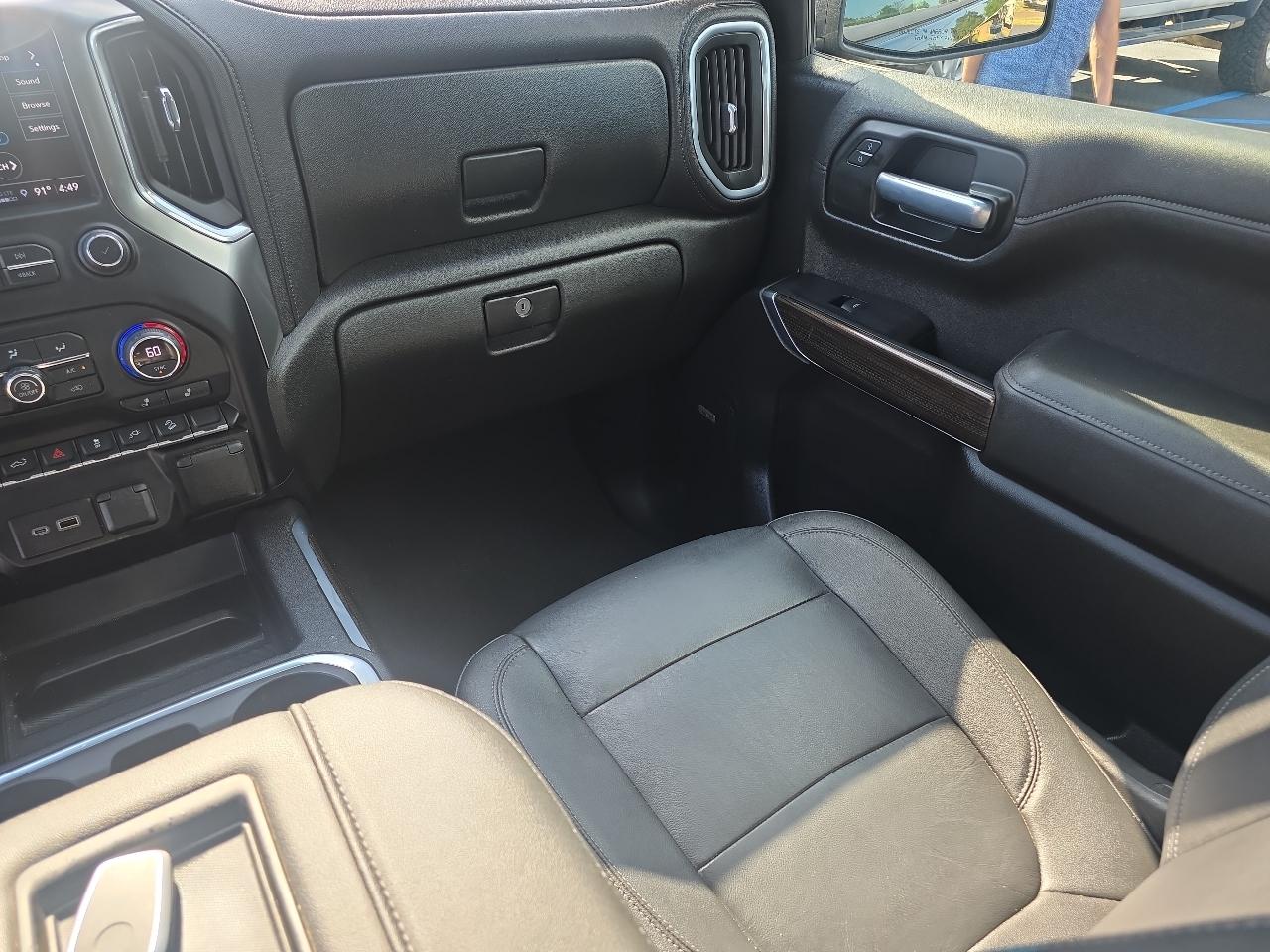 Chevrolet Silverado 1500 RST Crew Cab 4WD SWB 2021