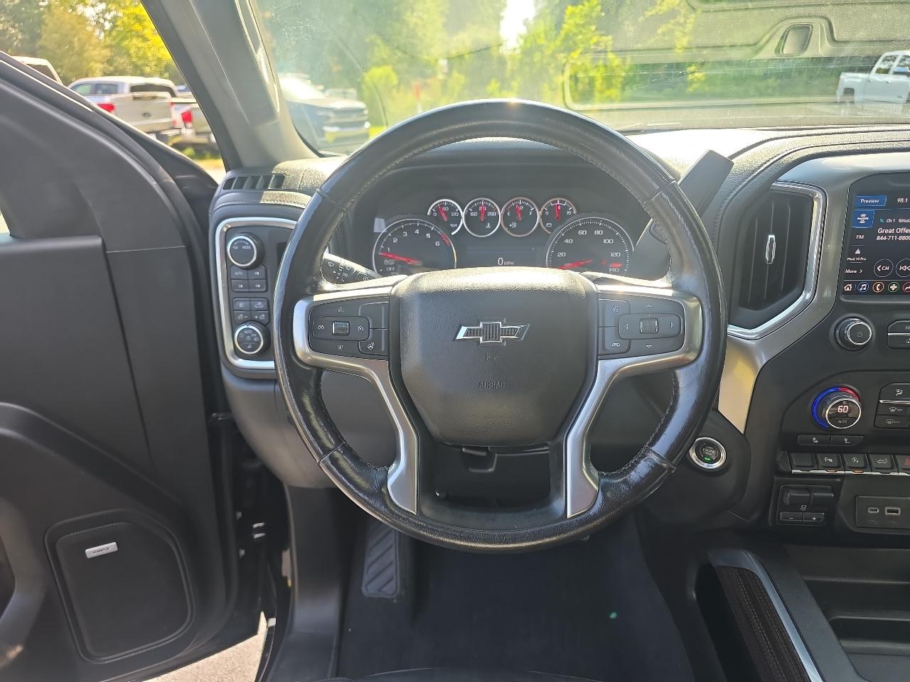 Chevrolet Silverado 1500 RST Crew Cab 4WD SWB 2021