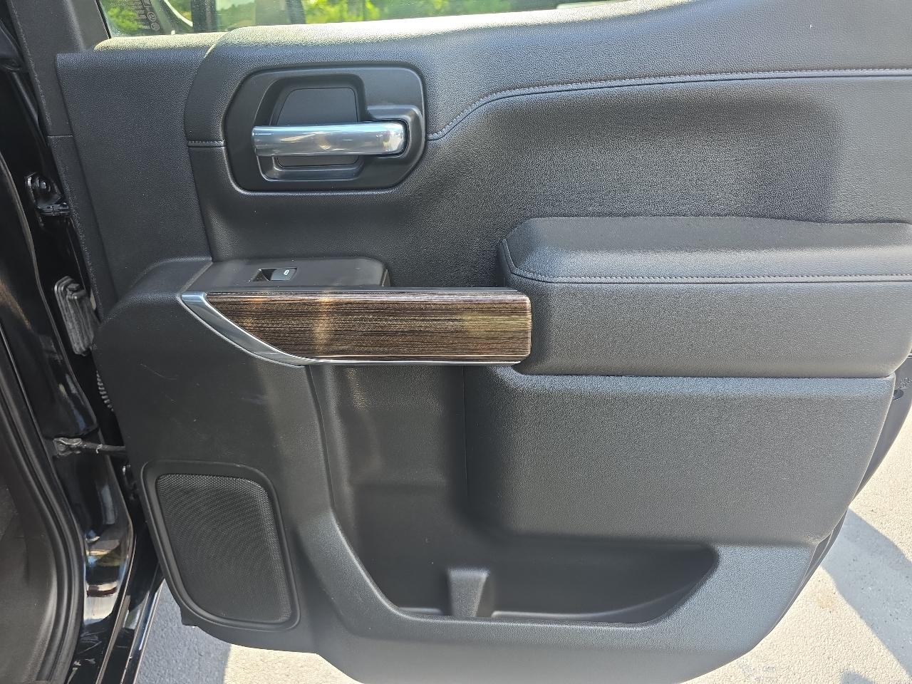 Chevrolet Silverado 1500 RST Crew Cab 4WD SWB 2021