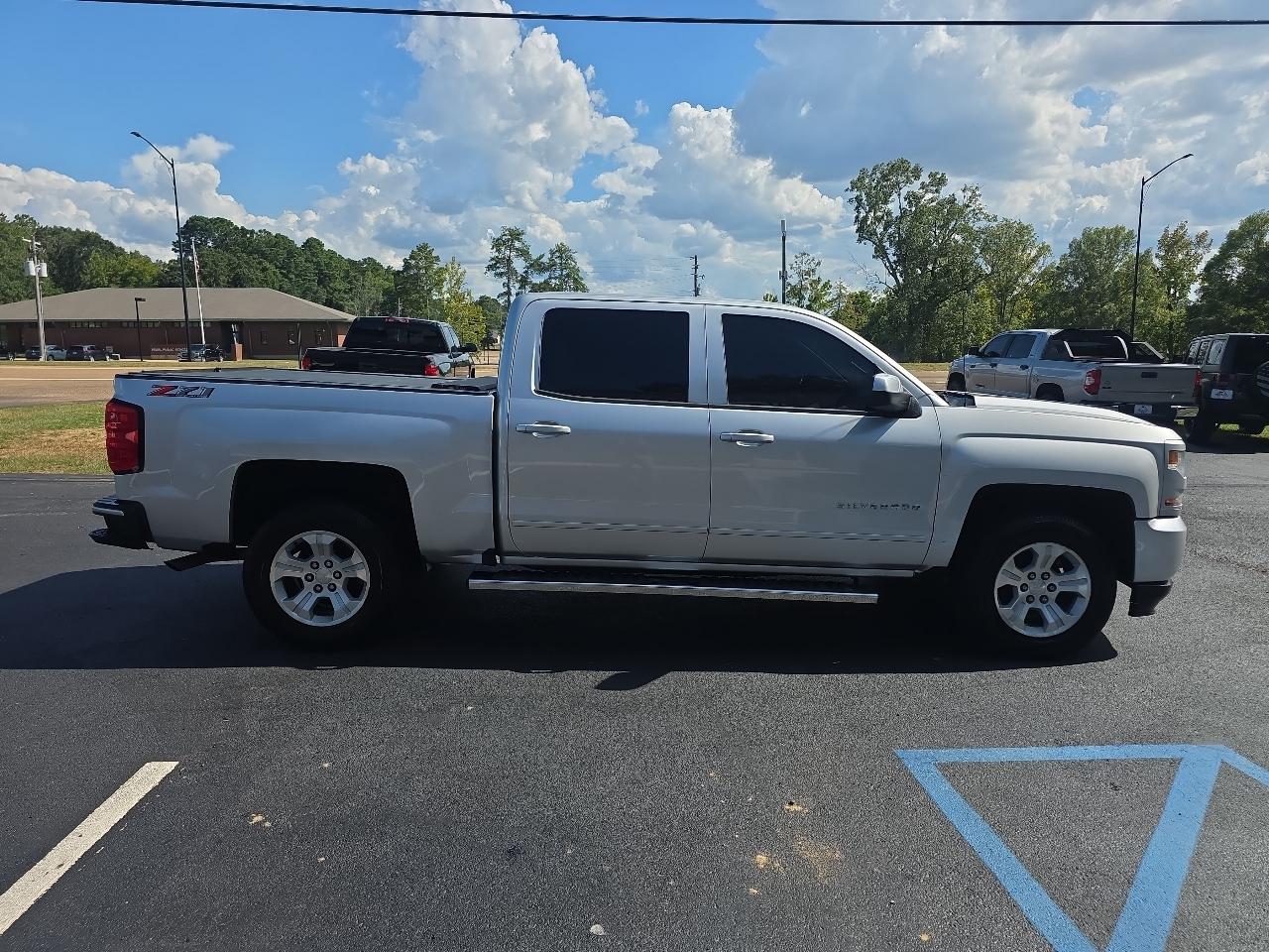 Chevrolet Silverado 1500 LT Z71 Crew Cab 4WD 2018