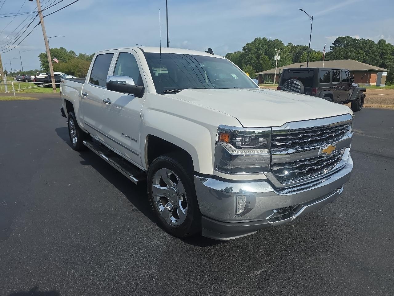 Chevrolet Silverado 1500 LTZ Z71 Crew Cab 4WD 2017