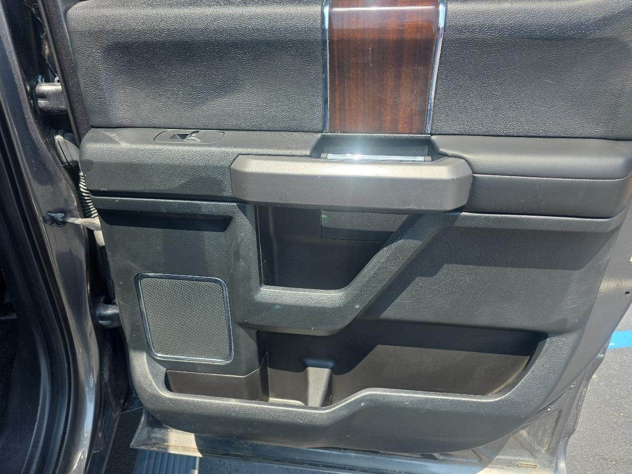 Ford F-150 Platinum 4x4 Short Bed 2016