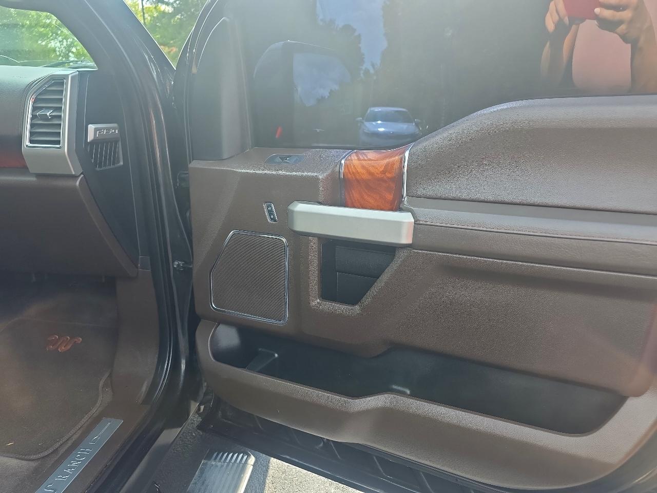 Ford F-150 4WD SuperCrew 139" King Ranch 2015