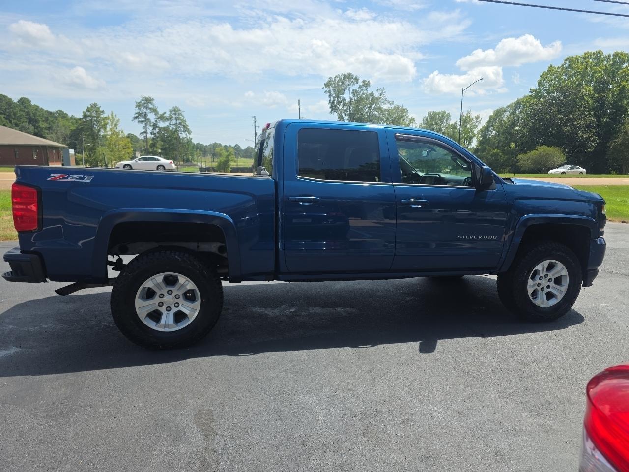 Chevrolet Silverado 1500 LT Z71 Crew Cab 4WD 2017