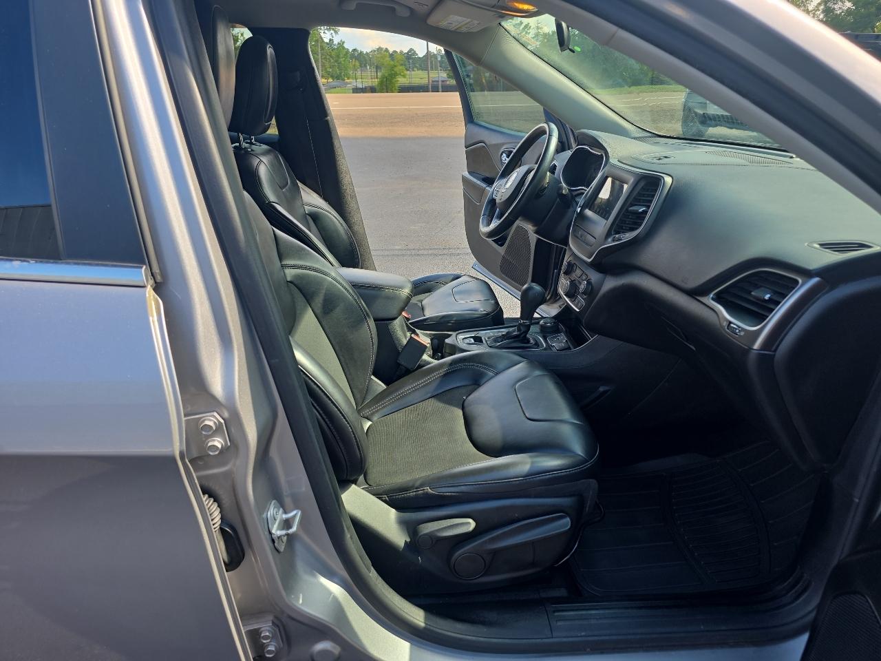 Jeep Cherokee  2019