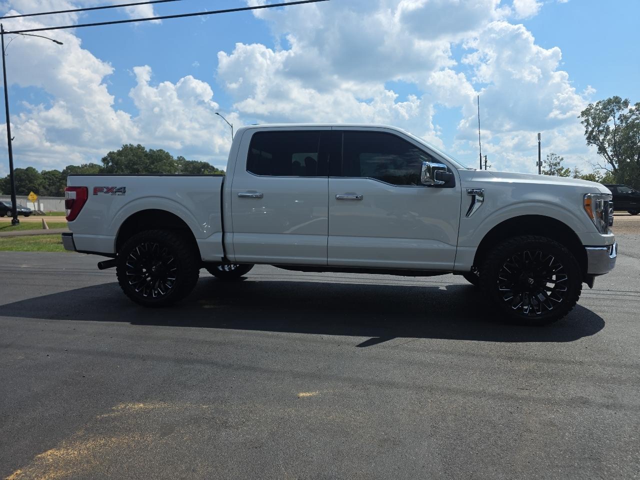 Ford F-150 4WD SuperCrew 145" Lariat 2021