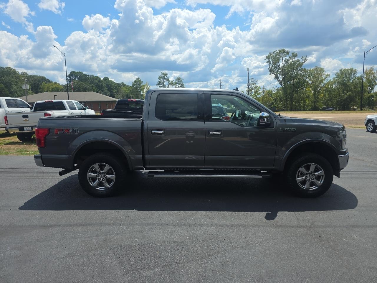 Ford F-150 4WD SuperCrew 145" Lariat 2018