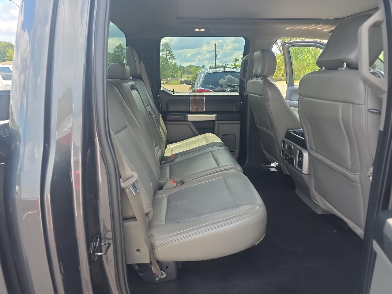 Ford F-150 4WD SuperCrew 145" Lariat 2018