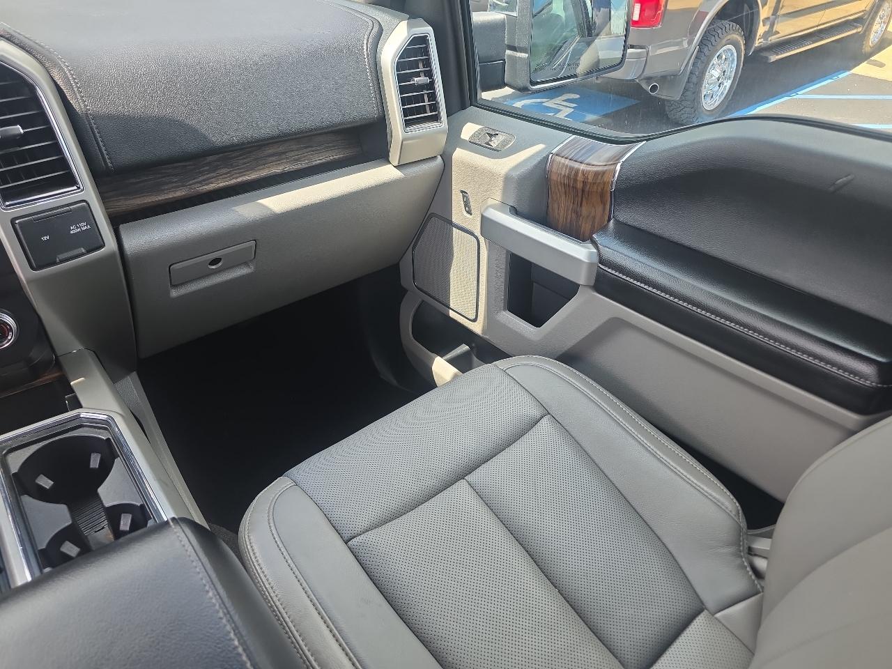 Ford F-150 4WD SuperCrew 145" Lariat 2018