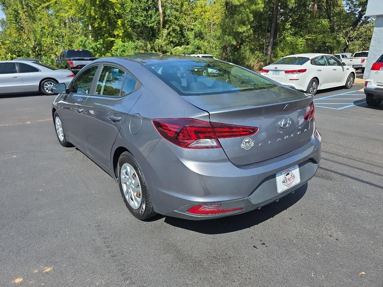 Hyundai Elantra  2019