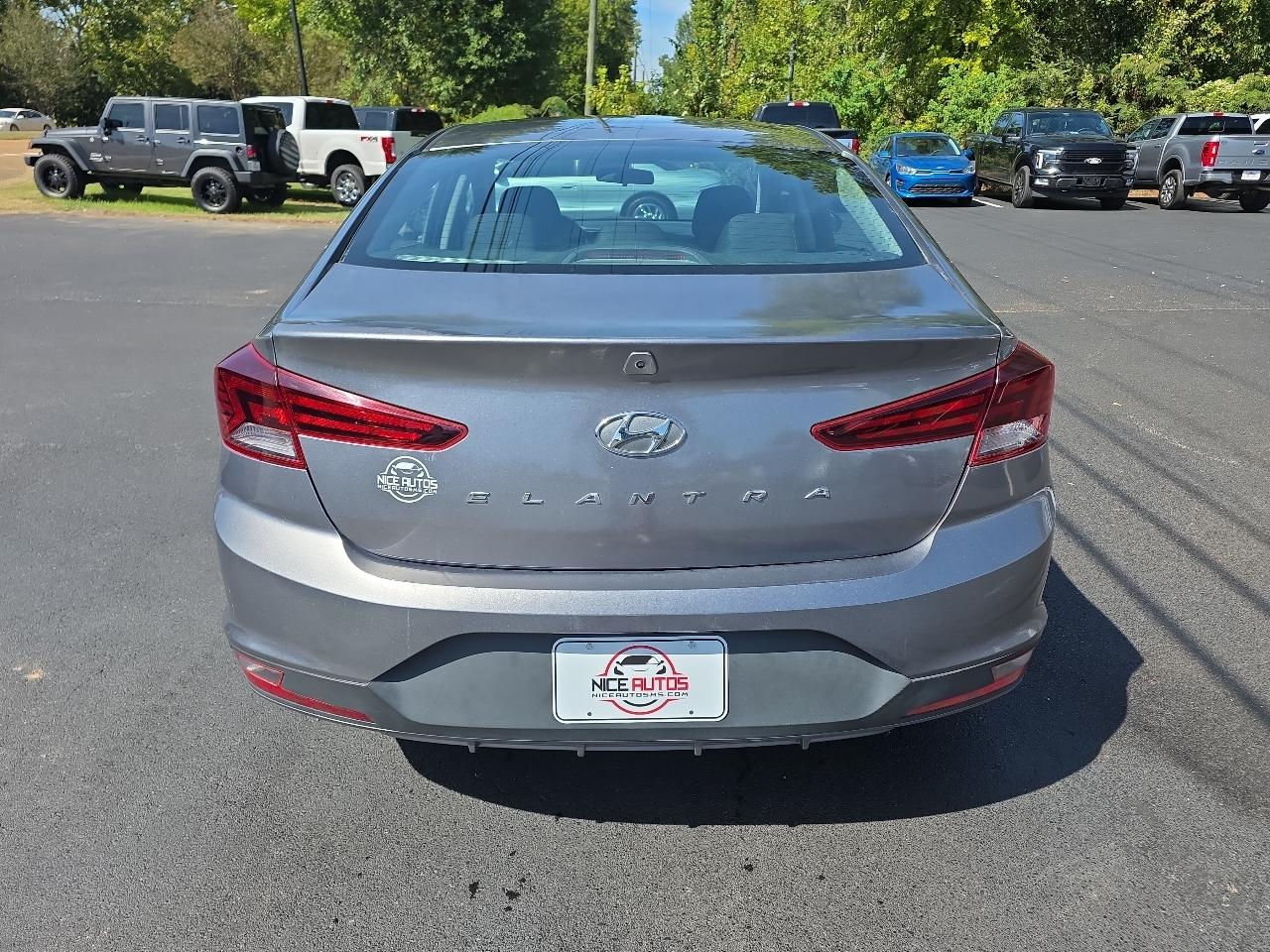 Hyundai Elantra  2019