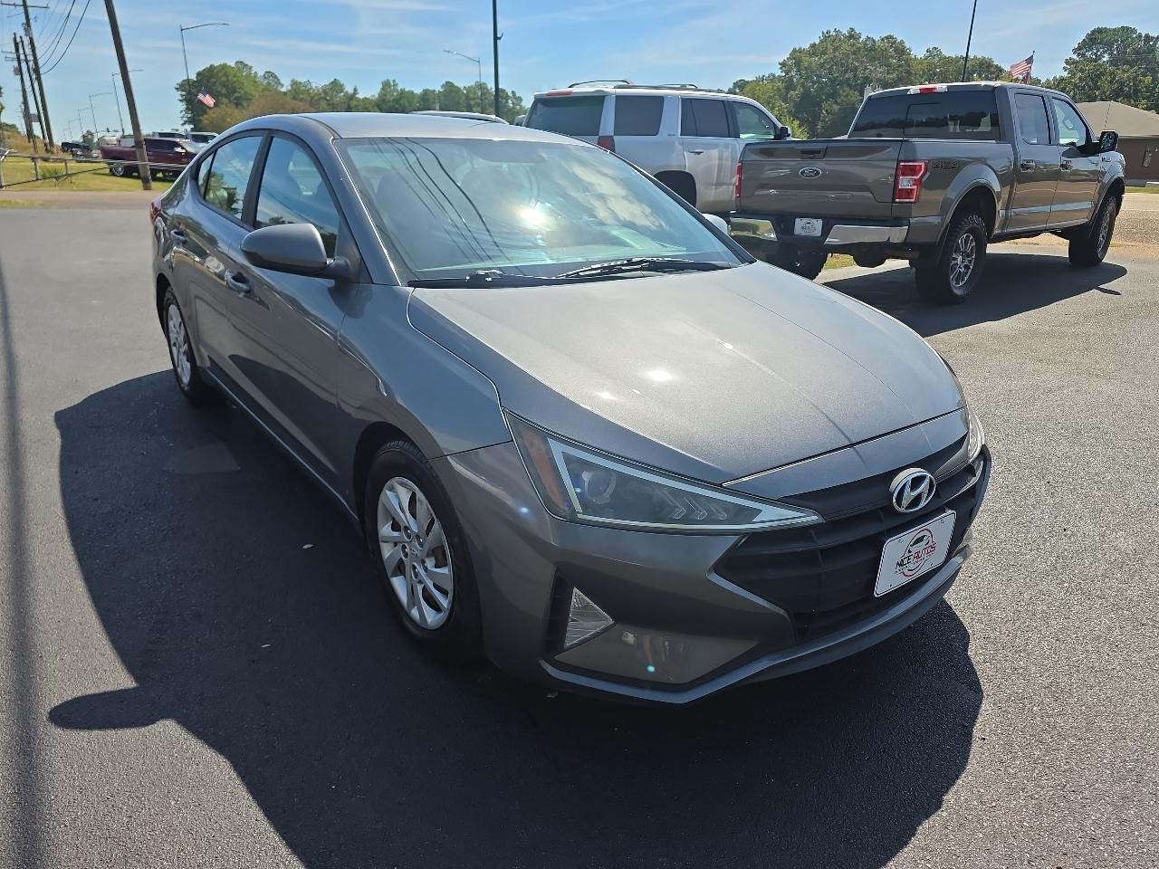 Hyundai Elantra  2019