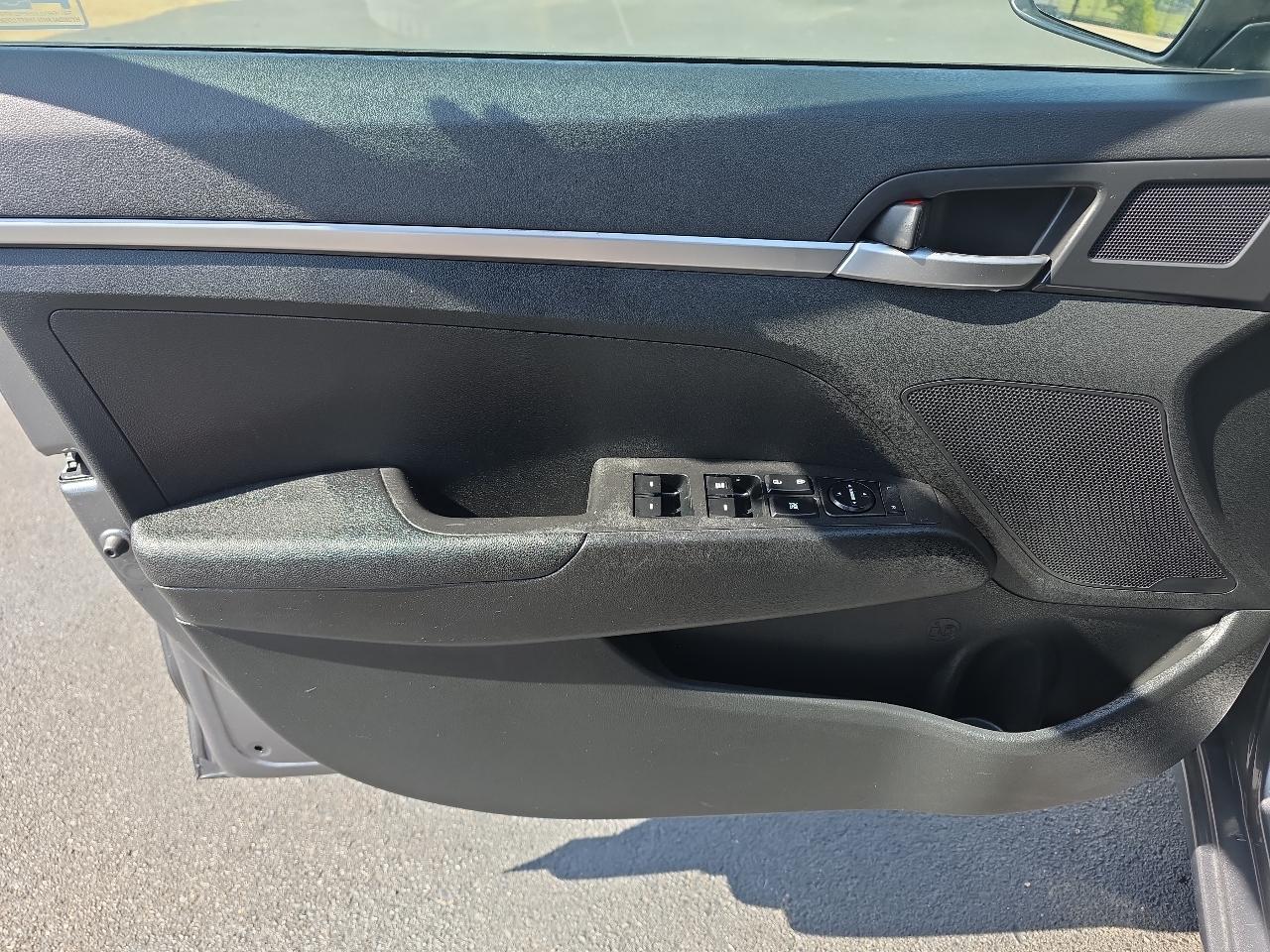 Hyundai Elantra  2019
