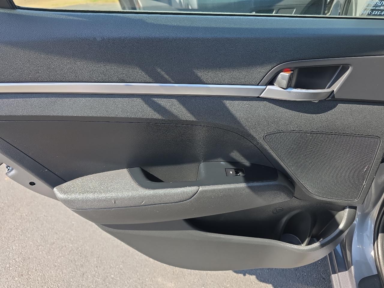 Hyundai Elantra  2019
