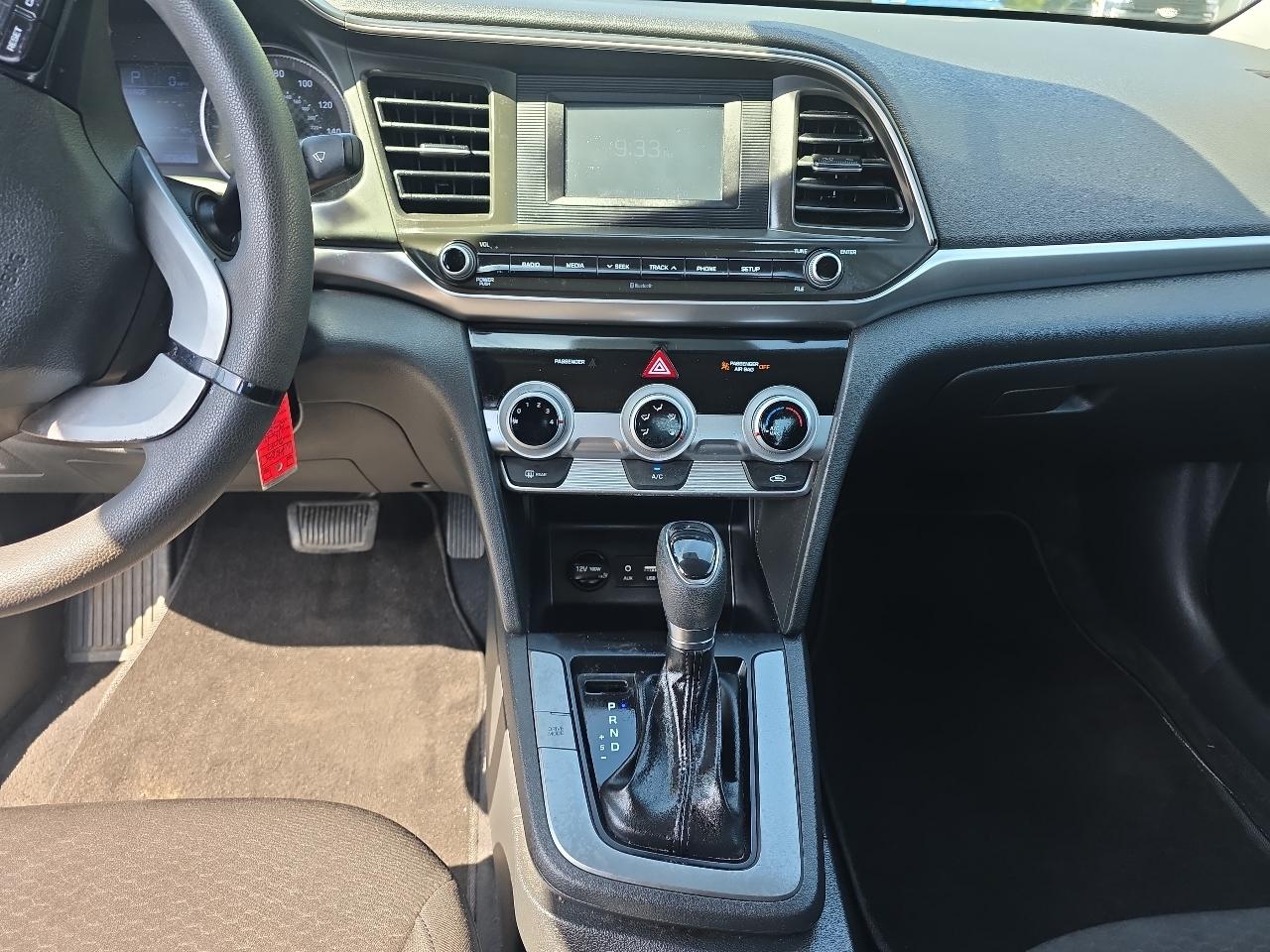 Hyundai Elantra  2019