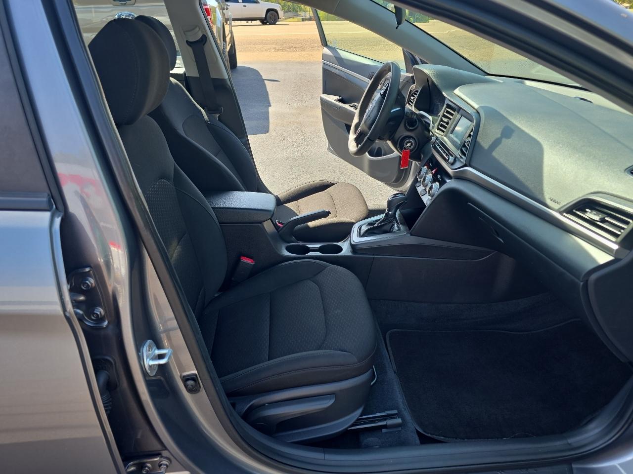 Hyundai Elantra  2019