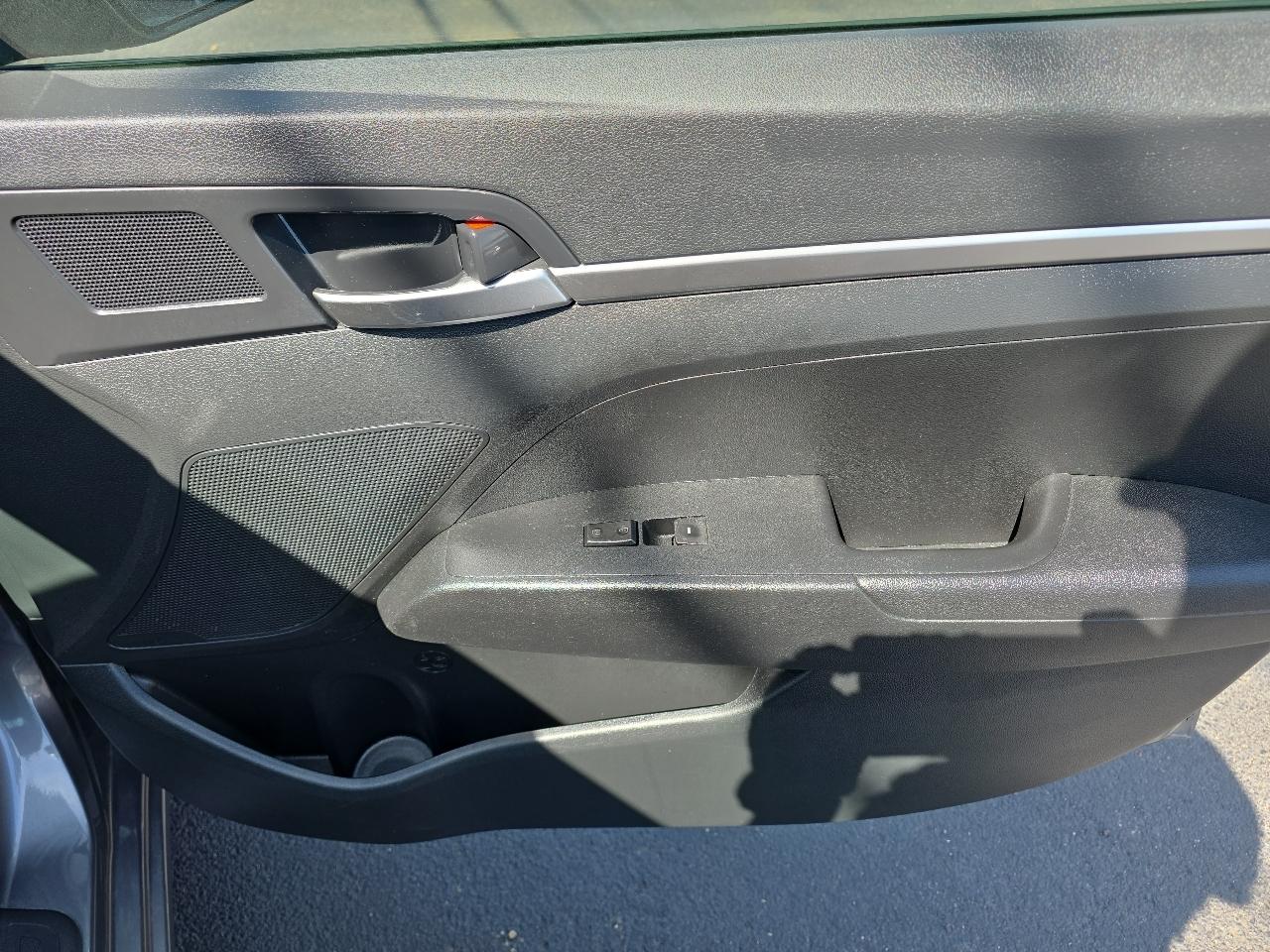 Hyundai Elantra  2019