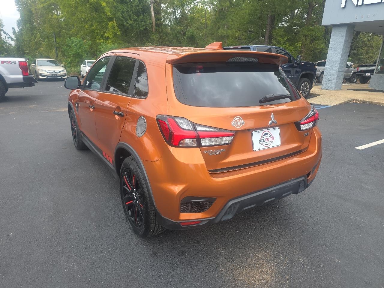 Mitsubishi Outlander Sport  2021