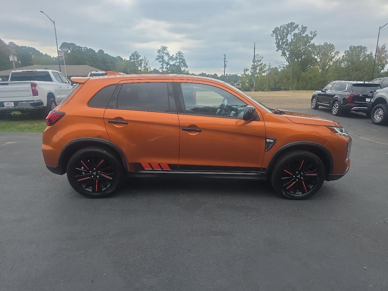 Mitsubishi Outlander Sport  2021
