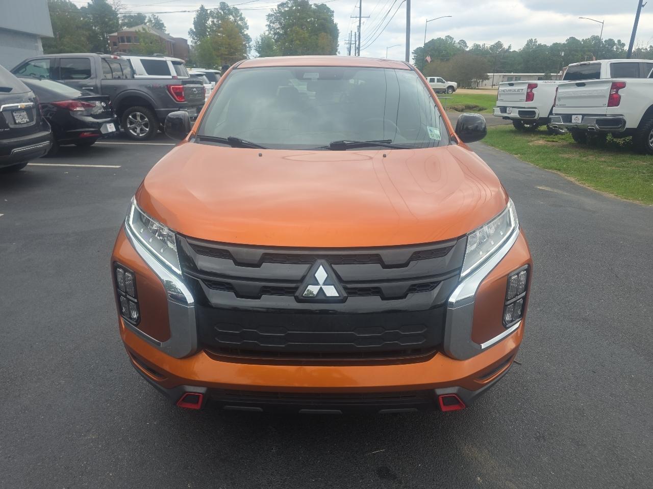Mitsubishi Outlander Sport  2021