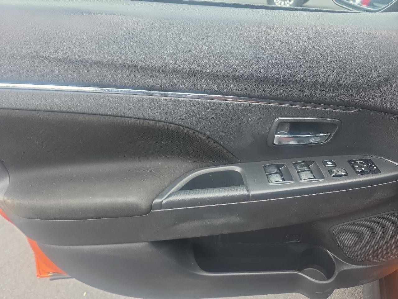 Mitsubishi Outlander Sport  2021