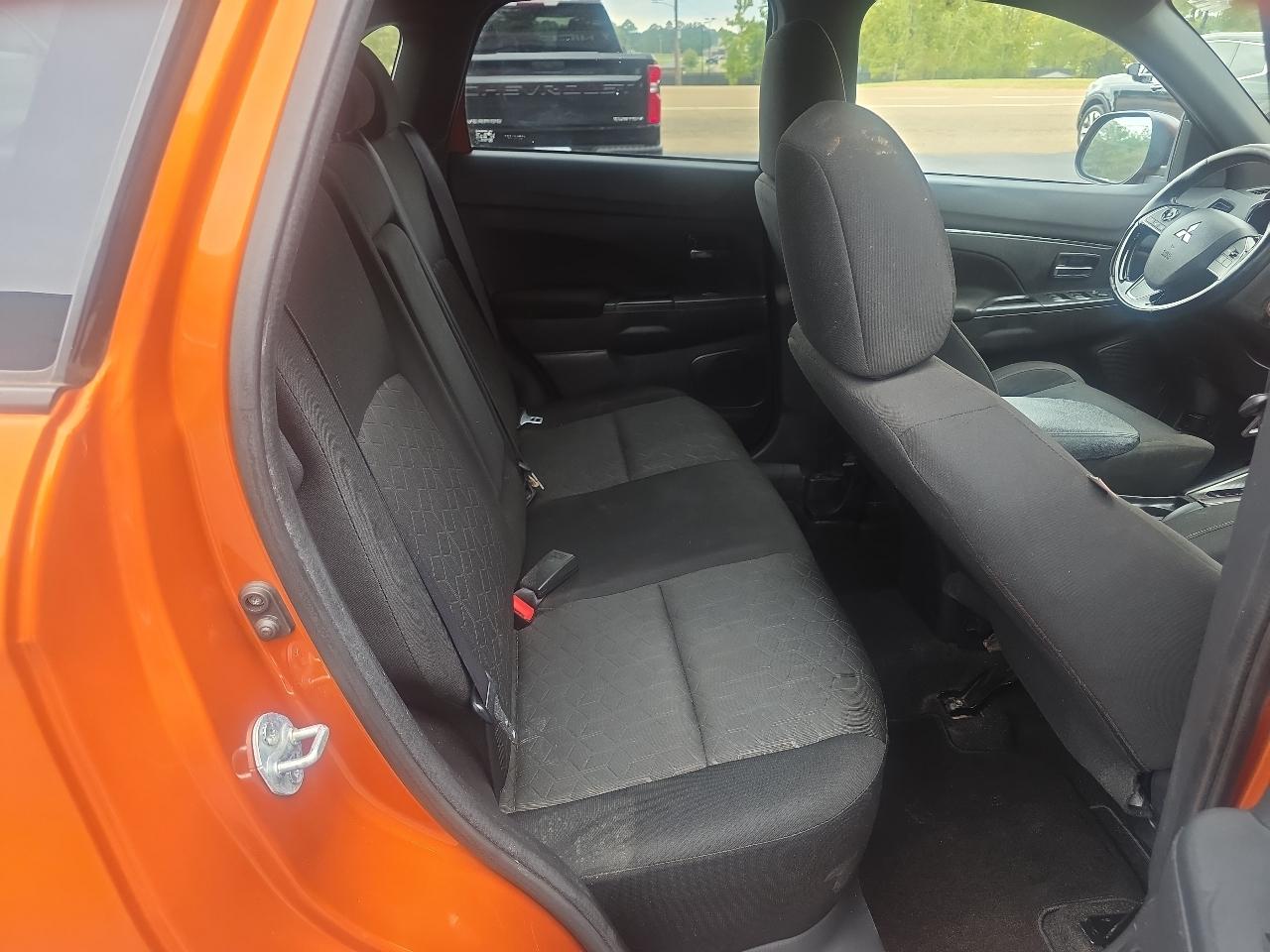 Mitsubishi Outlander Sport  2021