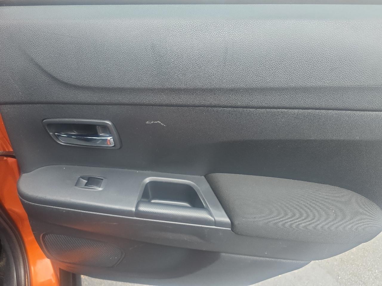 Mitsubishi Outlander Sport  2021