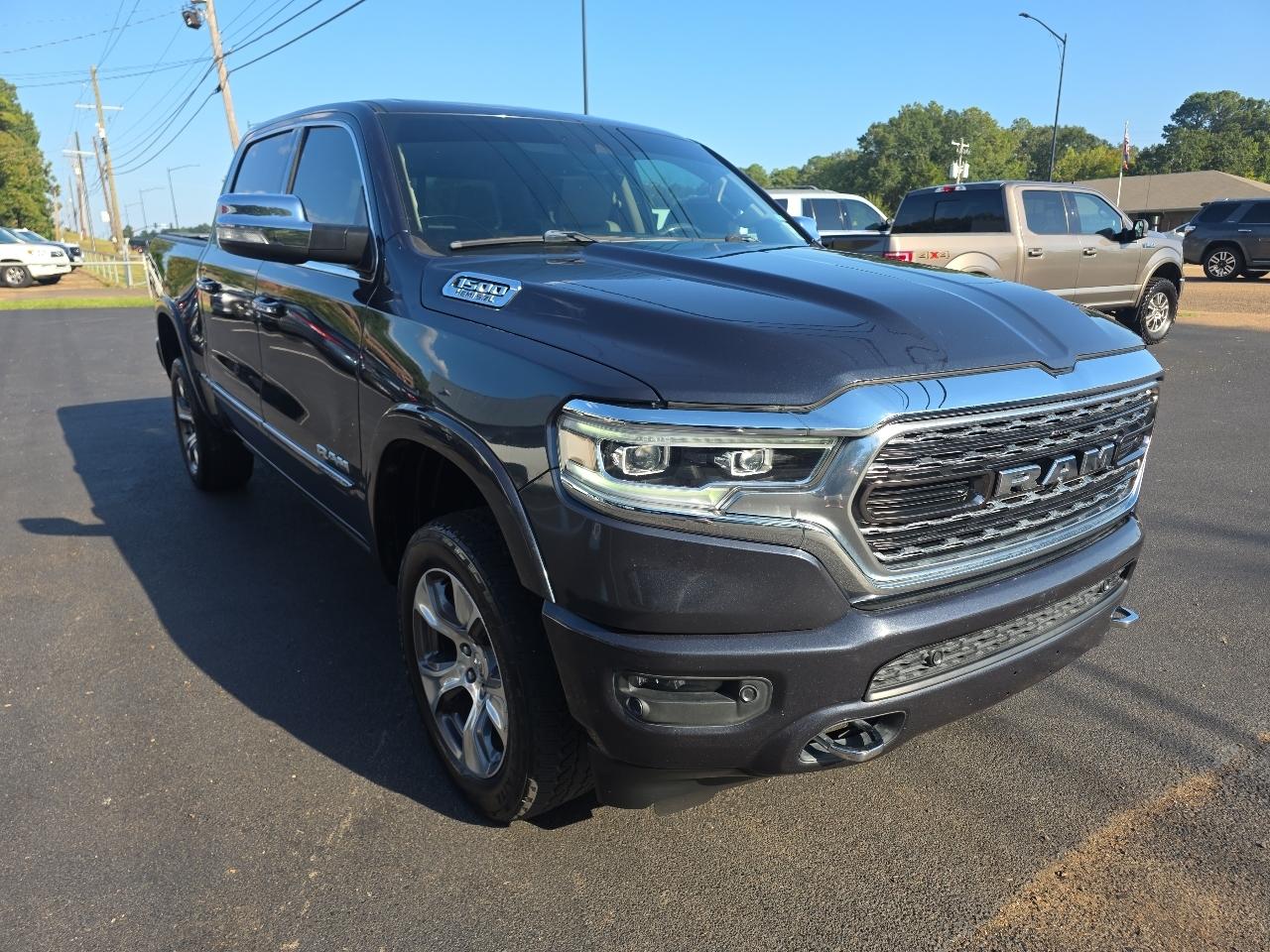 RAM 1500 4WD Crew Cab 140.5" Laramie Limited 2020
