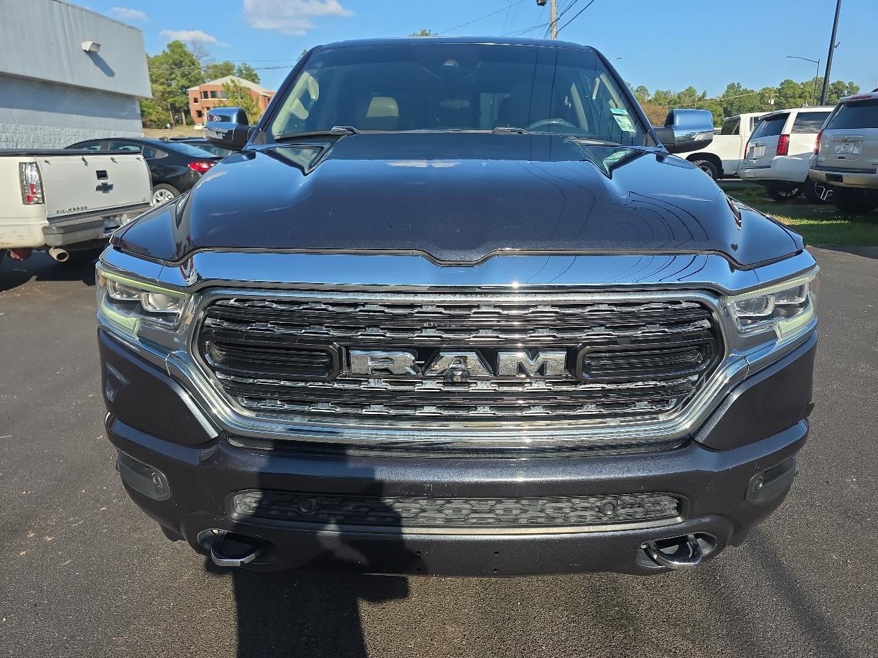 RAM 1500 4WD Crew Cab 140.5" Laramie Limited 2020